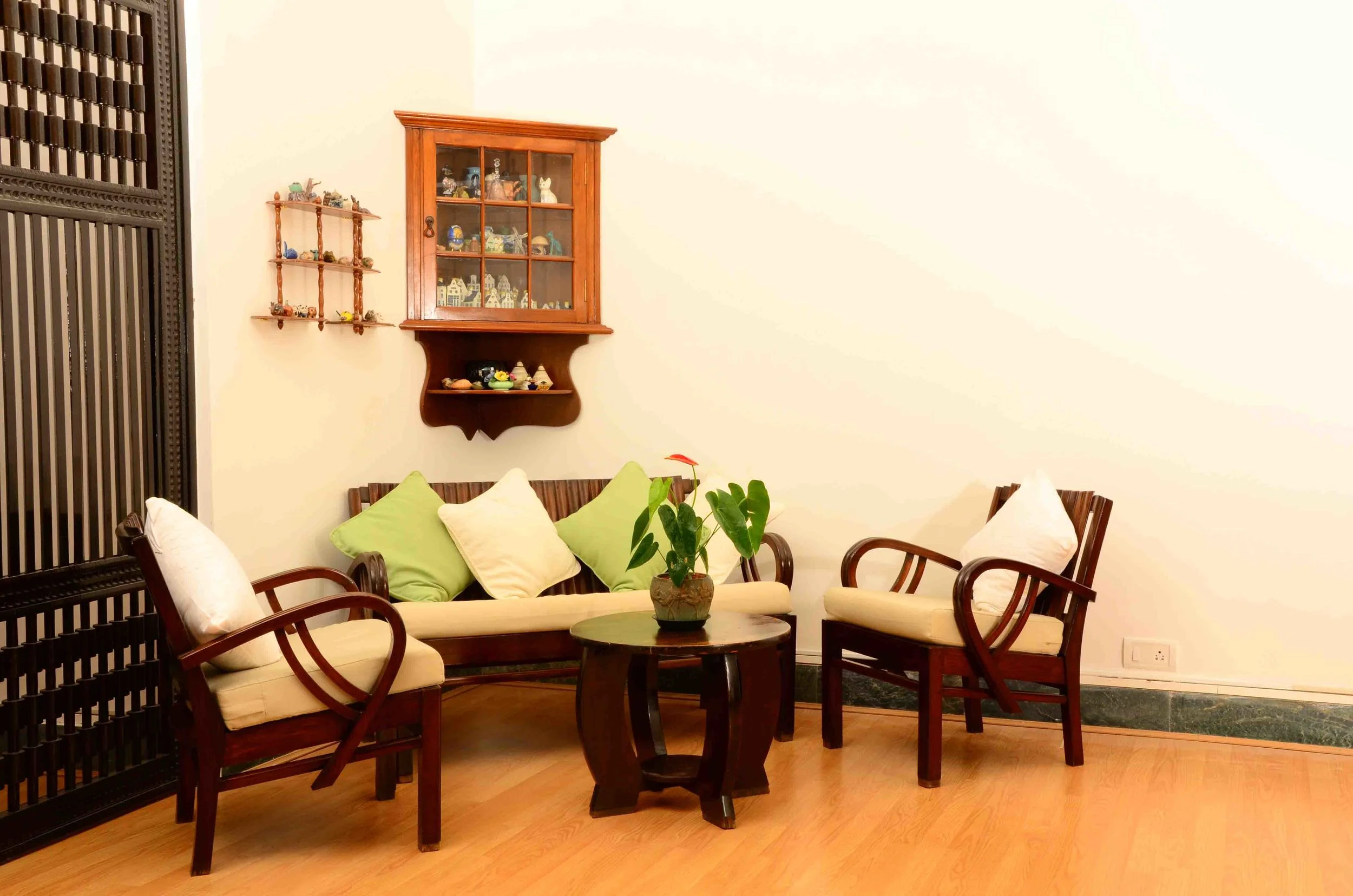 Deco Sofa 1.jpg