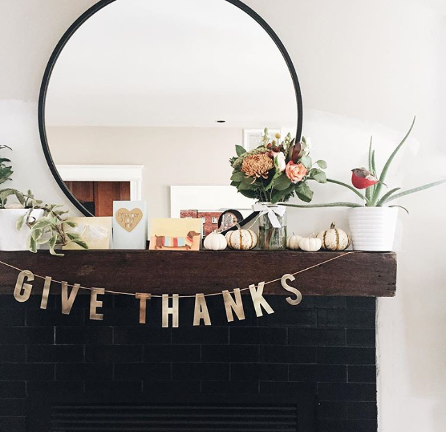 thanksgiving mantle decor