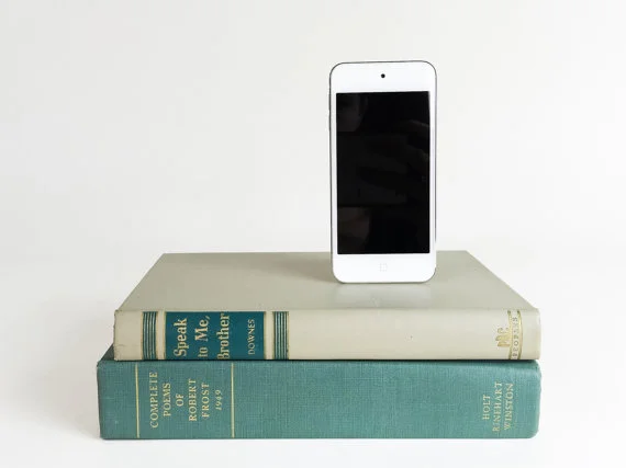 gift idea: iphone book charger