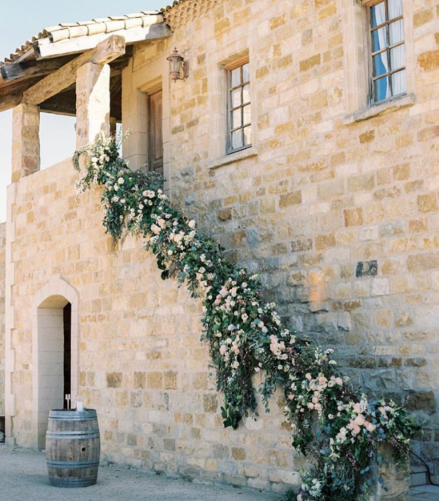 wedding idea: flowers on stairs