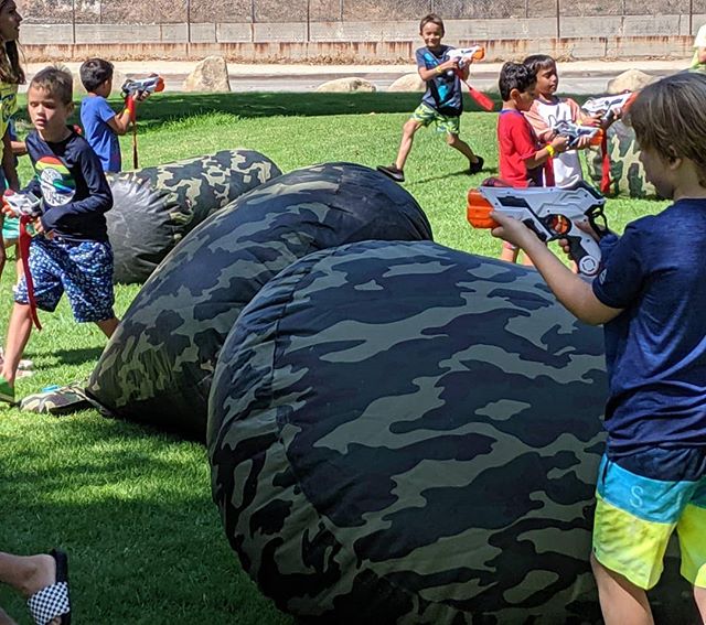 We are helping host a pretty cool event tomorrow.

It's back to school Sunday and we are providing laser tag to Glendora residents at and on the field of Sellers Elementary School.  @thriveglendora is going to be there for church at 10:30am praying f