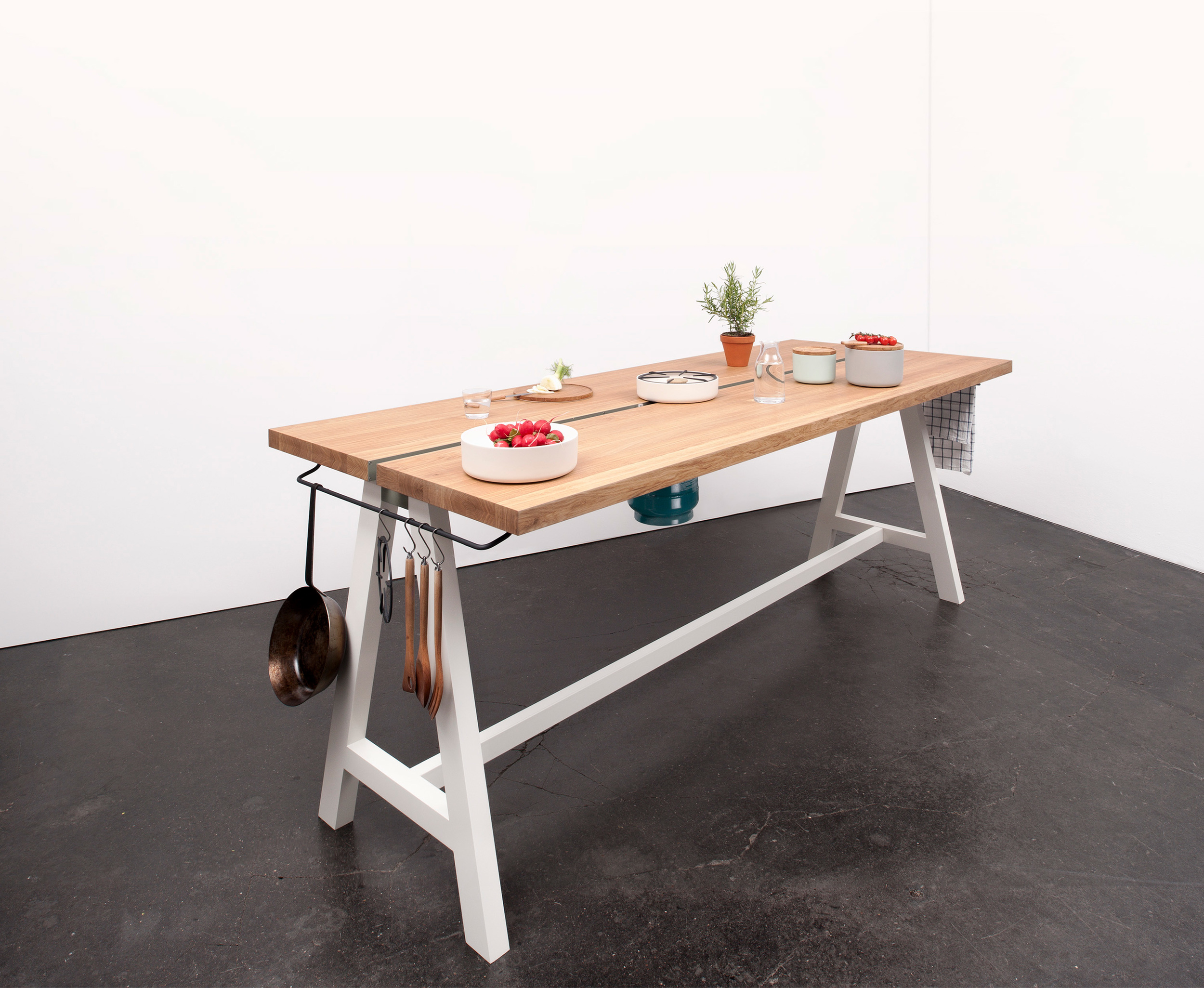 Studio-MoritzPutzier_The-Cooking-Table-02.jpg