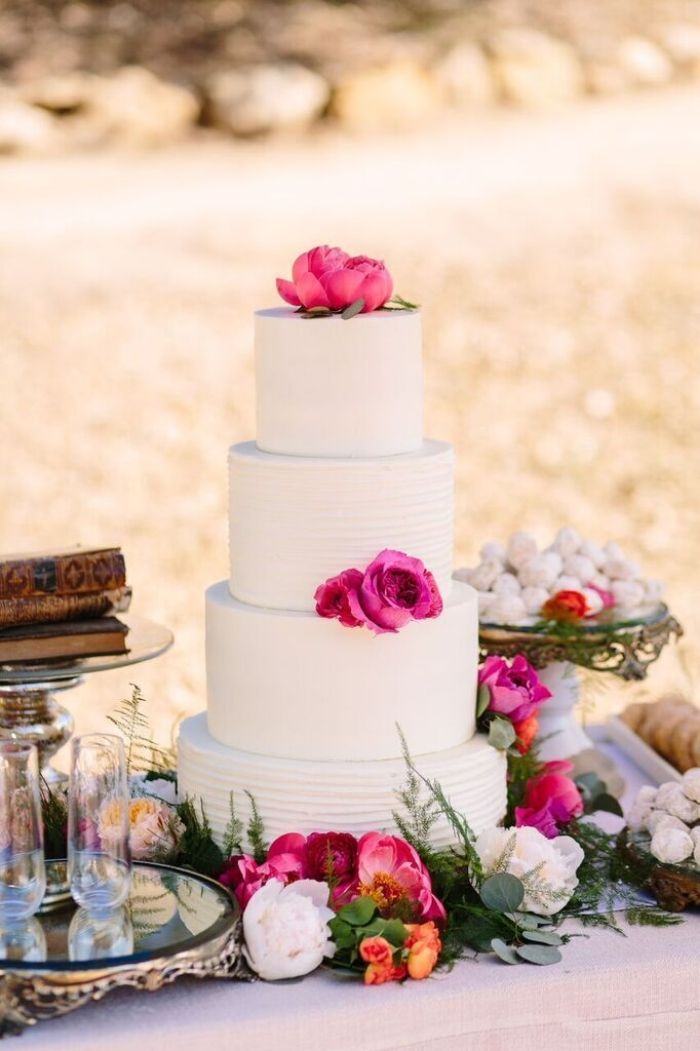 Vendors || Photography: Kylie Chevalier || Desserts & Cake: Beverly's Best Bakery || Linens: La Tavola || Planner: Gather Events || Paper Goods & Party Decor: Lupa and Pepi || Rentals: Borrowed Blu || Catering: Haute Chefs LA