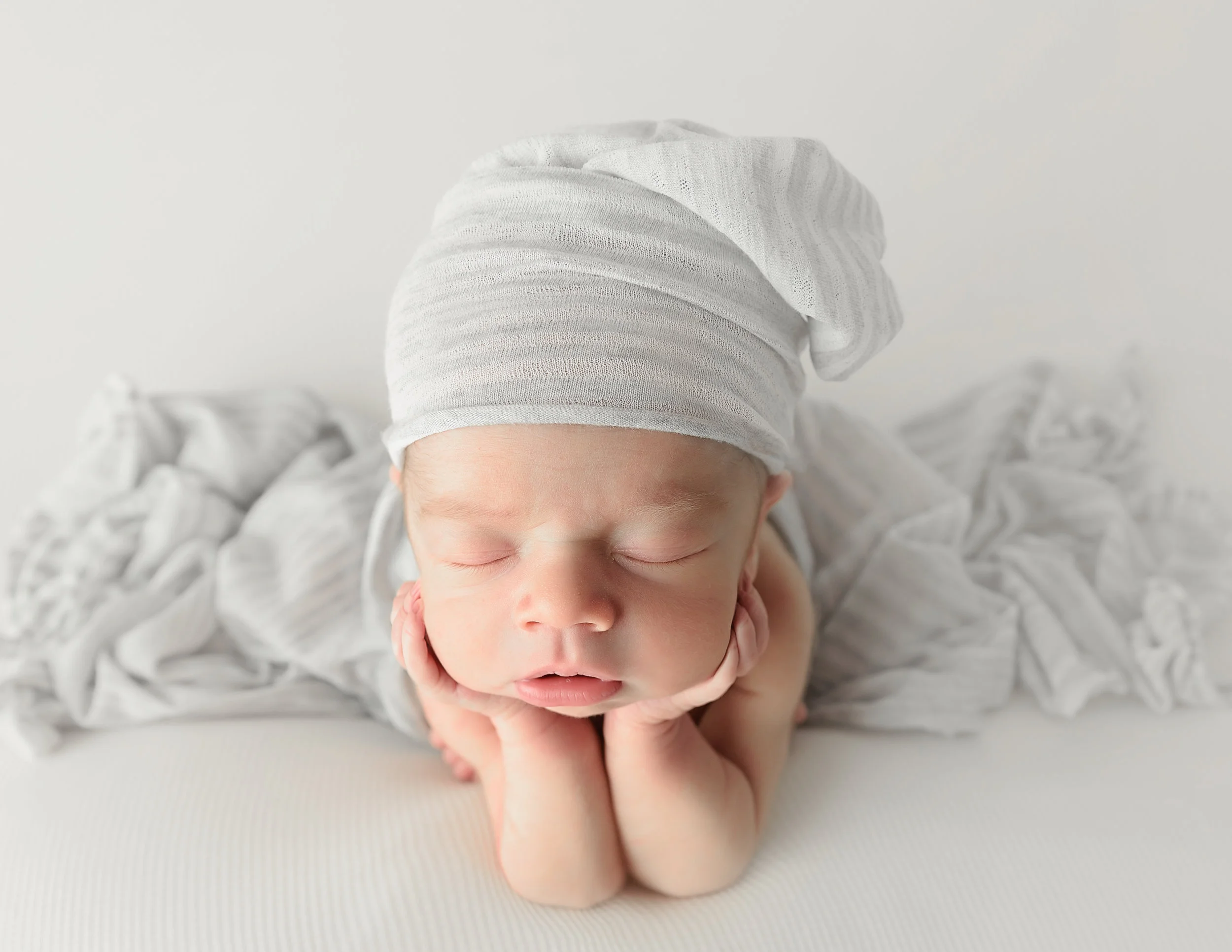 New_Prague_Newborn_Photographer2 (2).jpg
