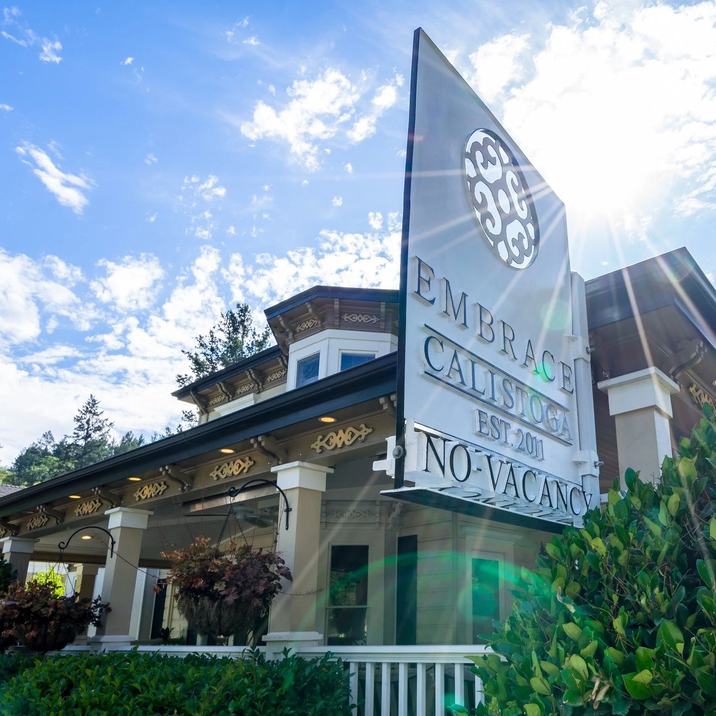 ✨ 14 YEARS OF EMBRACE ✨
Today we celebrate 14 unforgettable years since we opened the doors to Embrace Calistoga in the heart of beautiful Napa Valley. 🍷🌿

From cozy mornings on the porch to unforgettable sunsets, your stories and smiles have fille