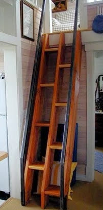 Ergo-ladder with extended handrails