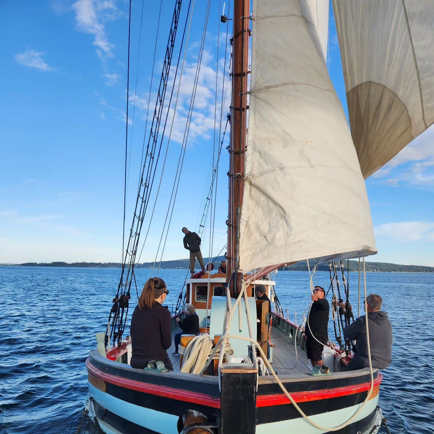 ✨️May Long Weekend discounts!

Join the crew of Providence Tall Ship for an afternoon or sunset cruise from Port Sidney Marina ⛵️

👉 May 19-21
👉 3 hour tours departing at 1pm and 5:30pm
👉 $109 per person
🧺 Pack your own picnic, wine, and have a g