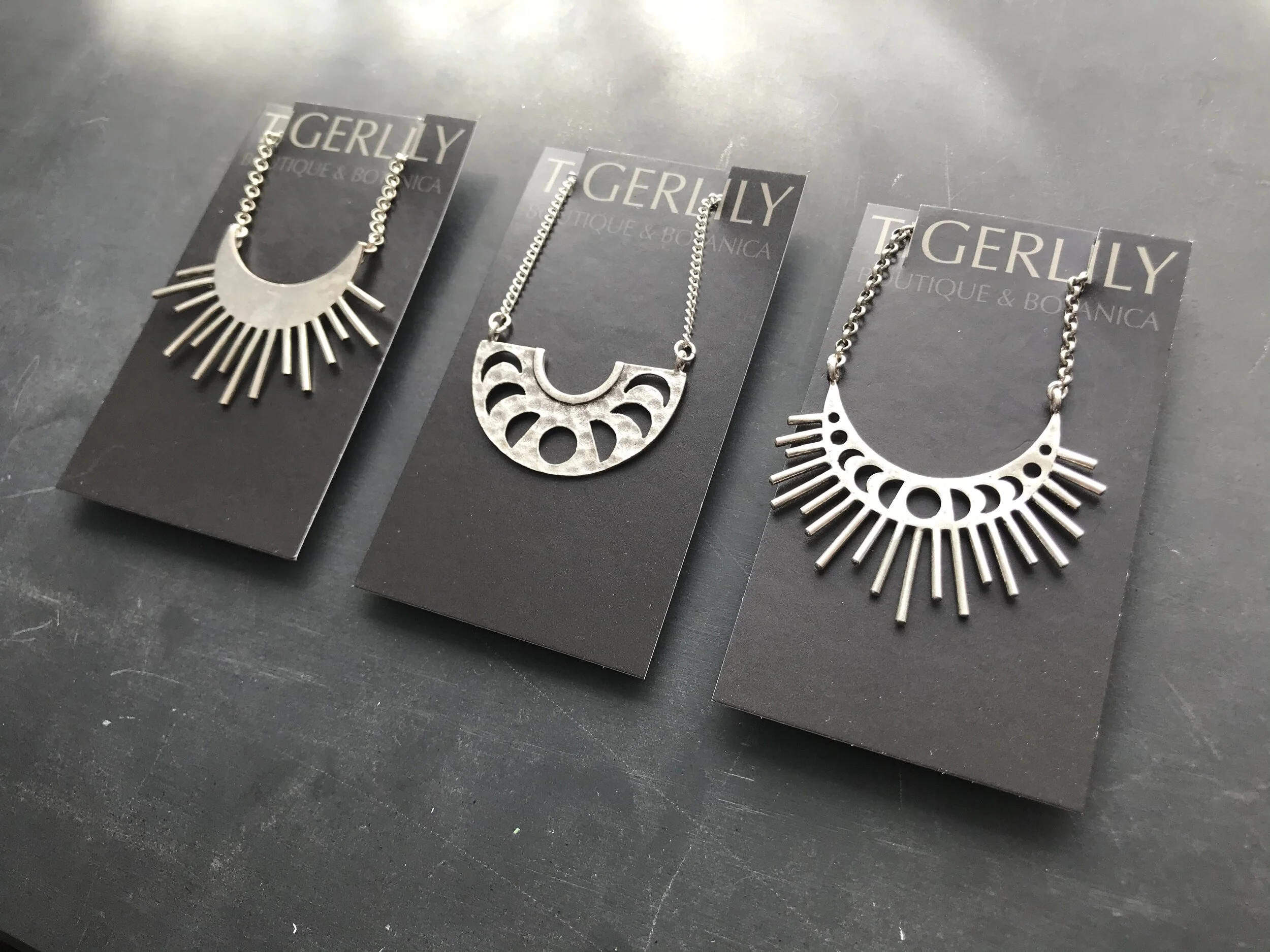 38B40D75-51F7-4614-BF38-32731B266254