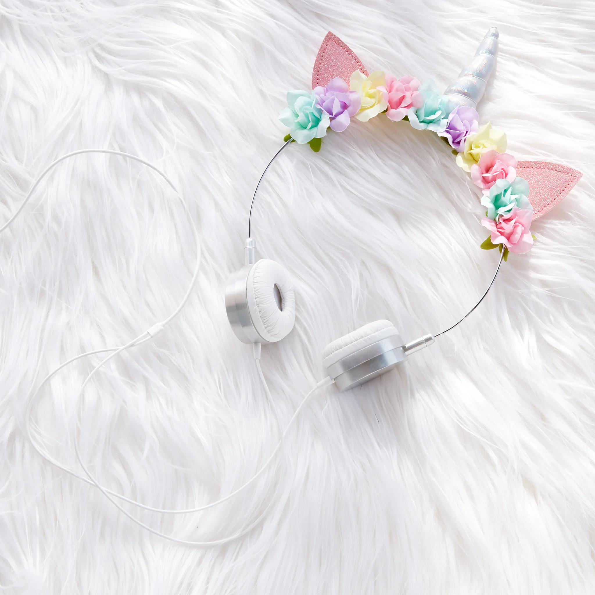 2018_IC_WK30_Unicorn Headphones.jpg