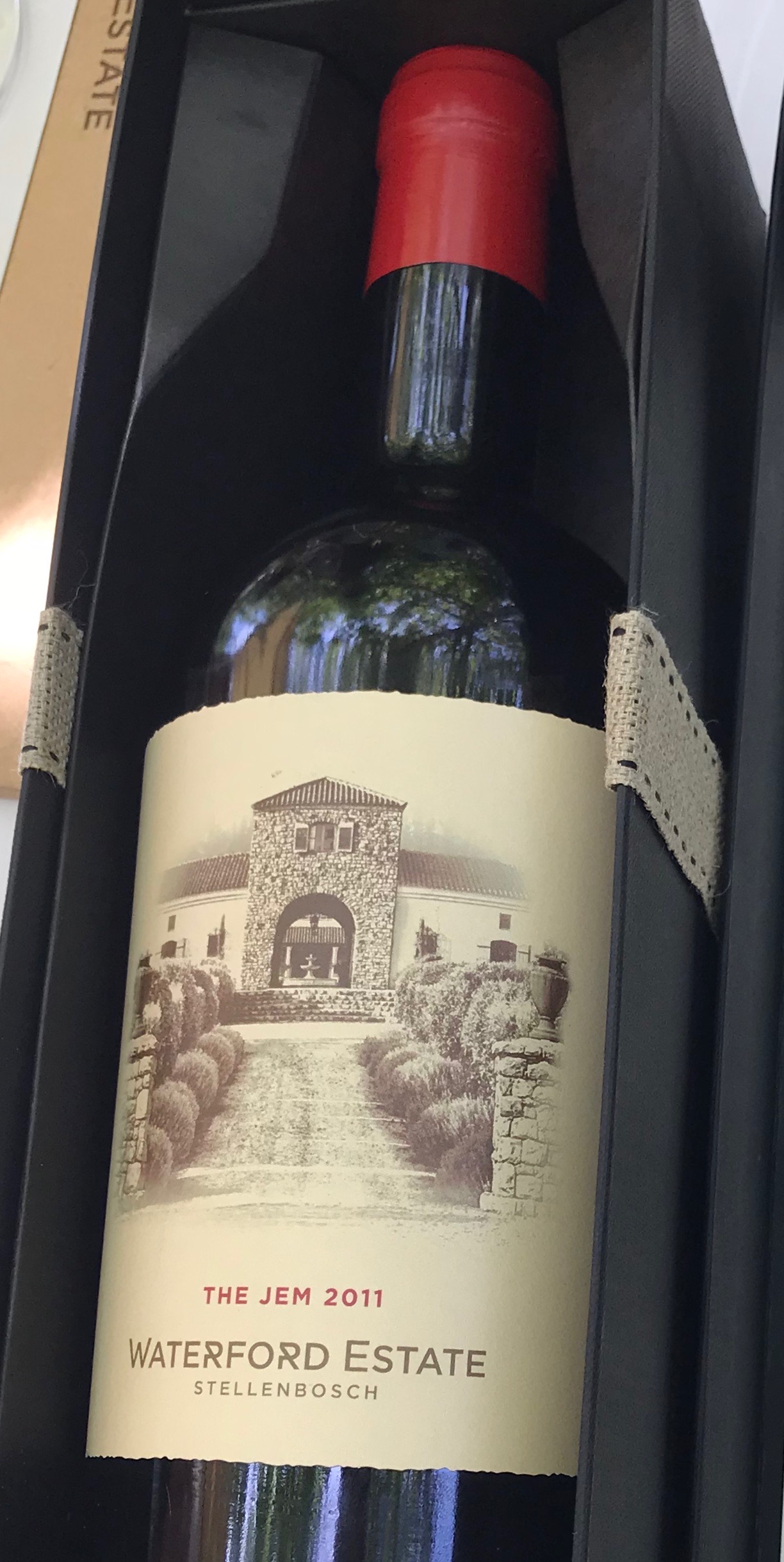 The Gem, Waterford’s flagship wine, is dominated by Cabernet Sauvignon and blended wtih six other varieties. This full-bodied wine has aromatics of red and dark black fruits as well as spice notes. Its luscious fruit flavors were a perfect accompaniment to the dark chocolate.