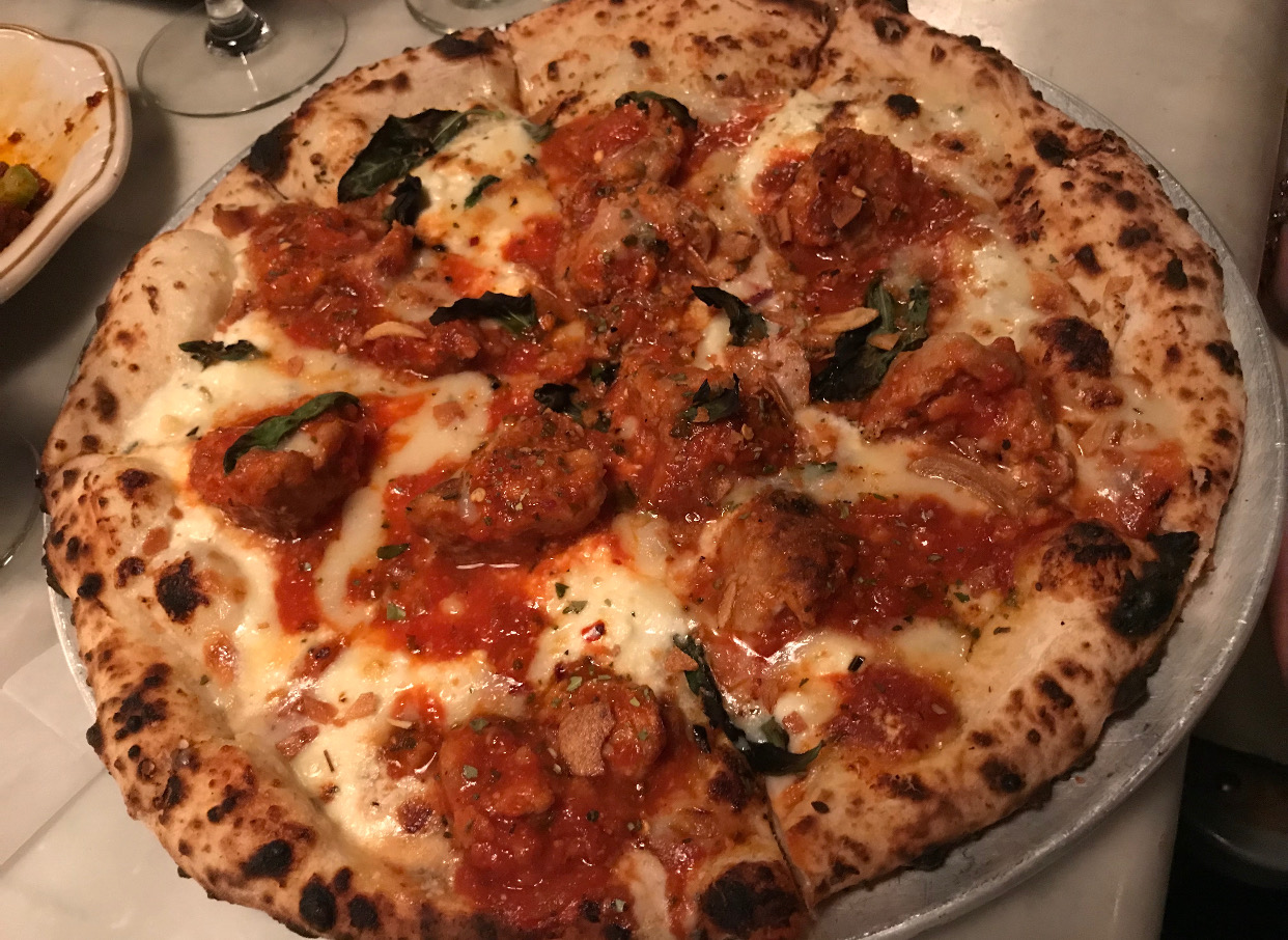 A delicious pizza at Speedy Romeo.