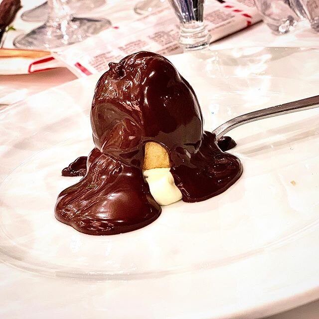 #profiteroles with #chocolatesauce for #dessert. Swipe ➡️to see what the accompaniment was.
.
.
.
.
#winesofinstagram #winepairing #instawine #winestagram #vin #drinks #winelife #foodandwine #ilovemyjob #winewriter #thewinechef #nycrestaurants #antep