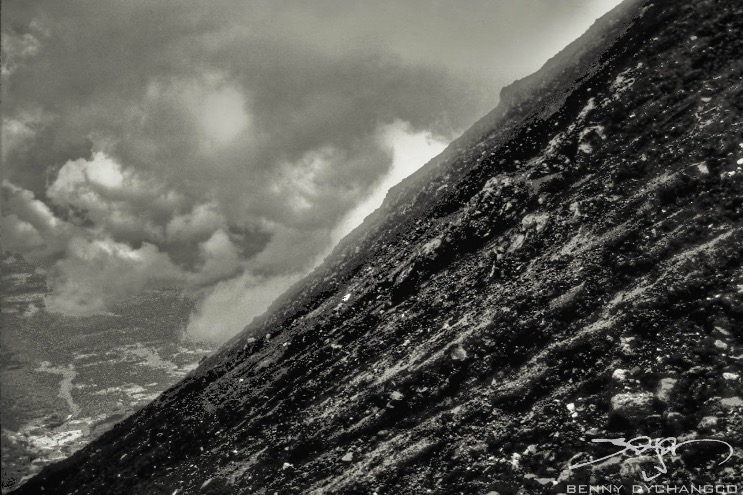 Ascent to Mt. Mayon Crater / photography: Benny Dychangco