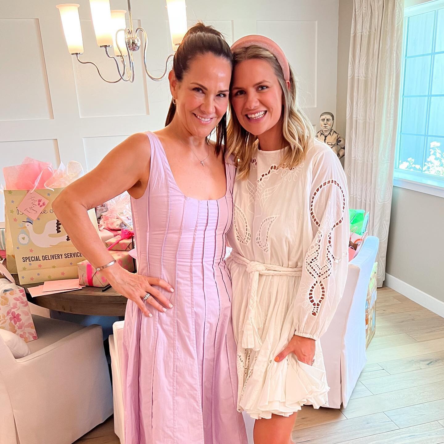 MOMAGER CATE 🥰 @carolinehainescreative would genuinely not exist without my cutie mama! Love you forever, @momagercate . Forever grateful for all you do for me and my biz 🤍