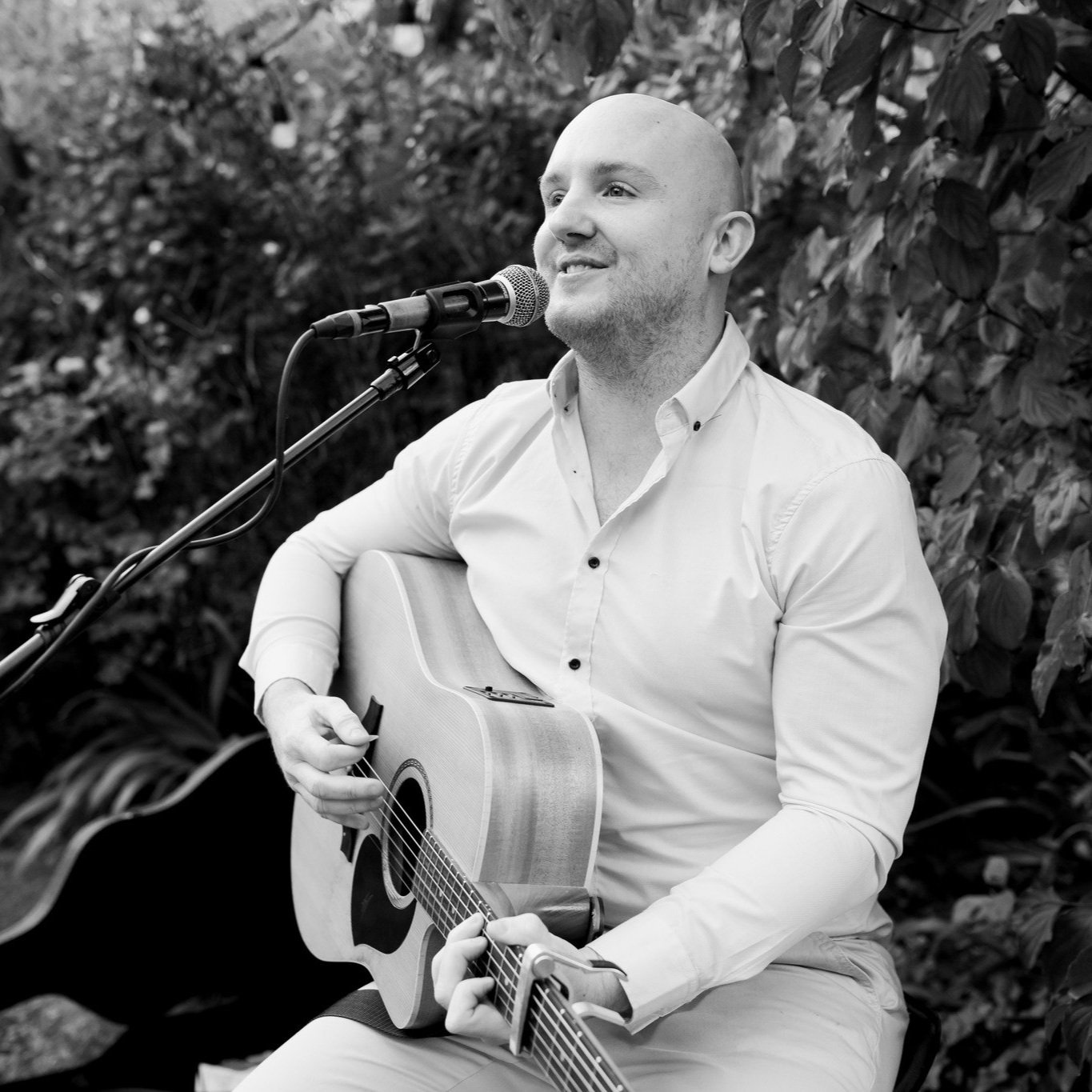 Live Music Ft. Sean Harvey