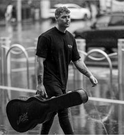 Live Music Ft. Andrew Grahame