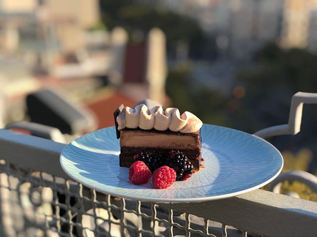 Loving the food here too, especially the snacks. Gelato, Churros, this Chocolate Hazelnut Tart and all of the incredible food. Just yum, all of it..
&bull;
#DefinitelyDelish #ChefOnTheGo#Yummy #Delish #Food #Delicious #Foodie #FoodPic #Cuisine #foodp