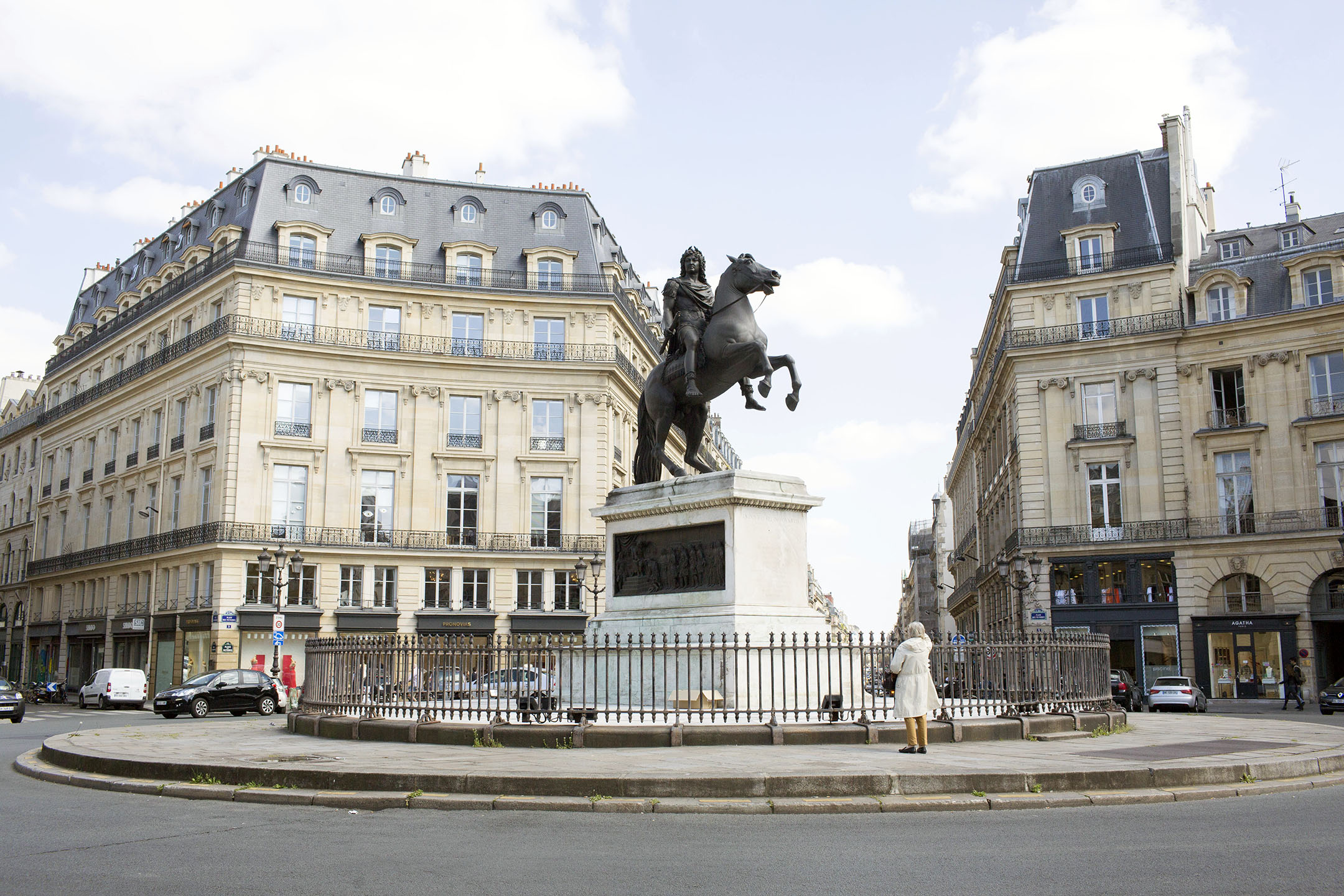 STONE ISLAND LANDING IN PARIS_316, RUE SAINT HONORÉ on Vimeo