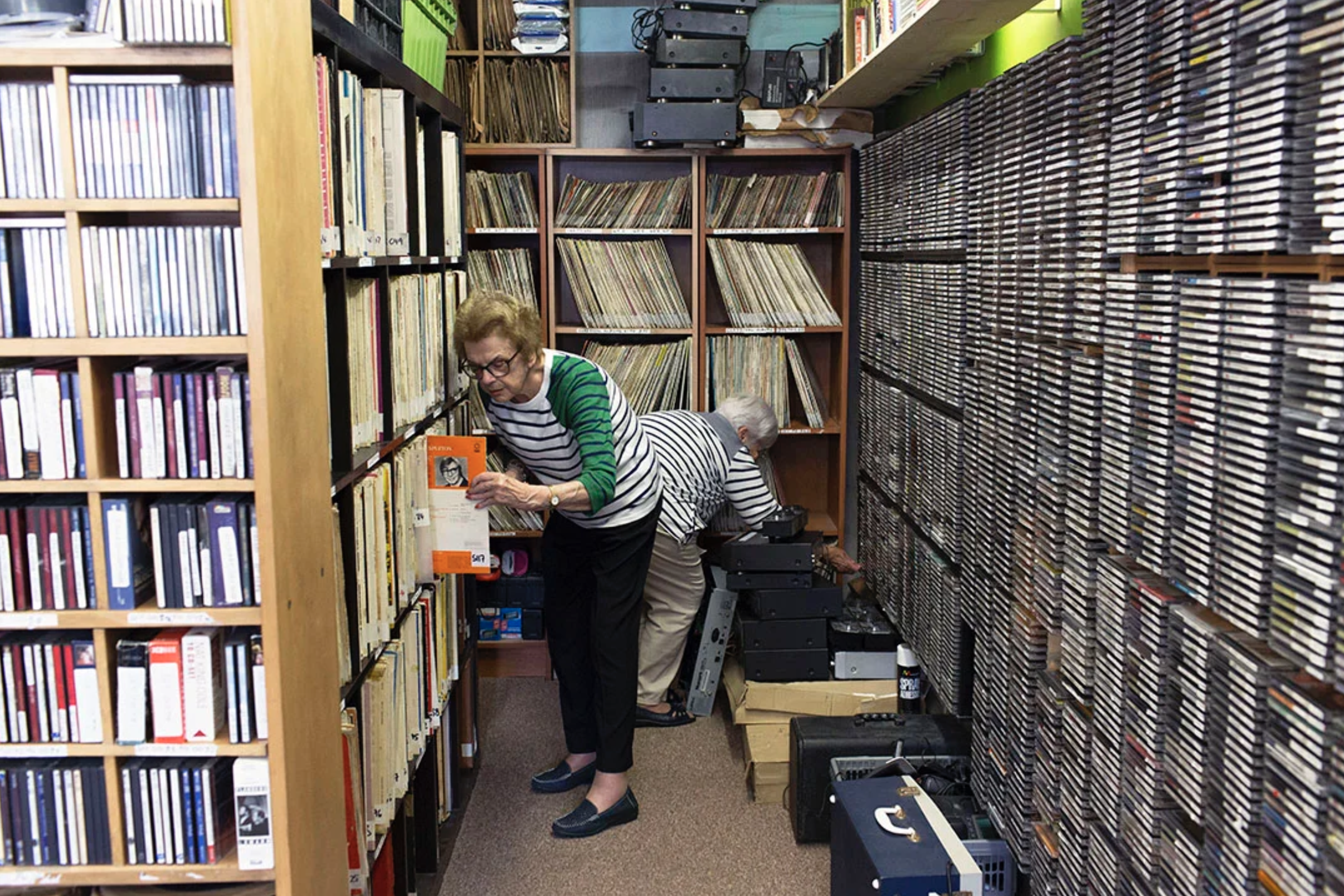 Receptionists searching for listener requests