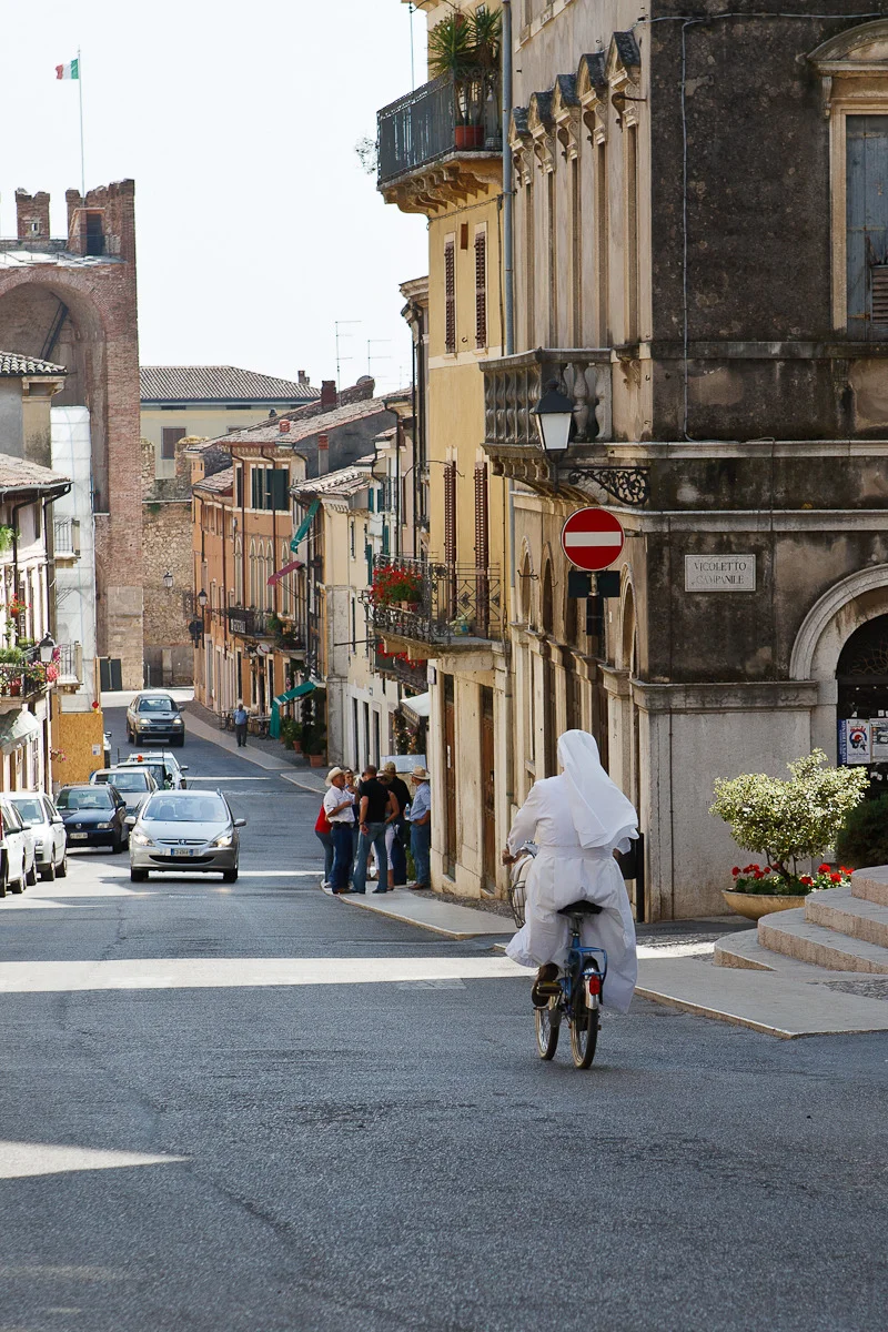photo of the day 11-16-09 - nun on the run.jpg