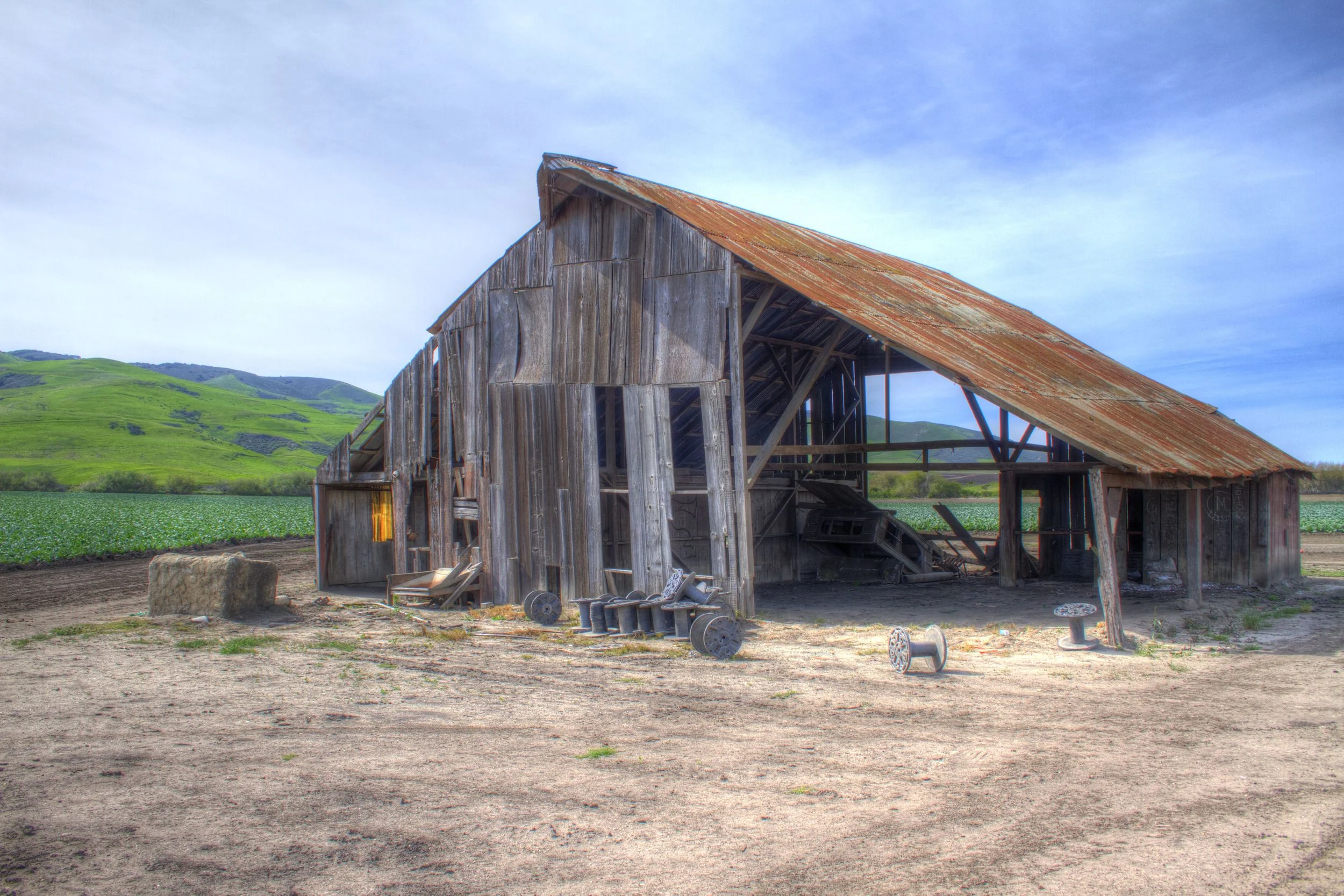 barn sm-9987_8_9_tonemapped.jpg