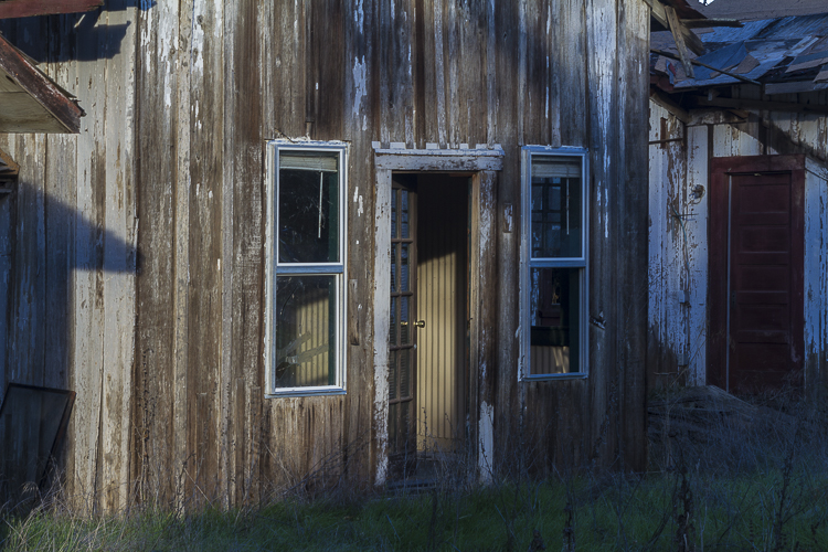 run down house-66.jpg