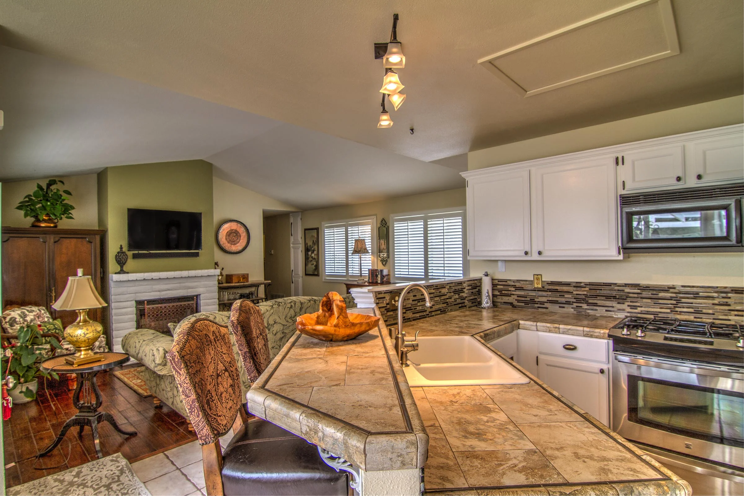 Carl Sealund Photography 8x10 4334 Carolyne Cir--17.jpg