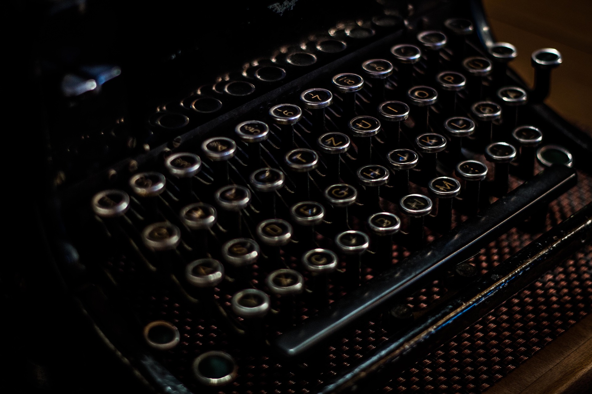 typewriter-1031024_1920.jpg