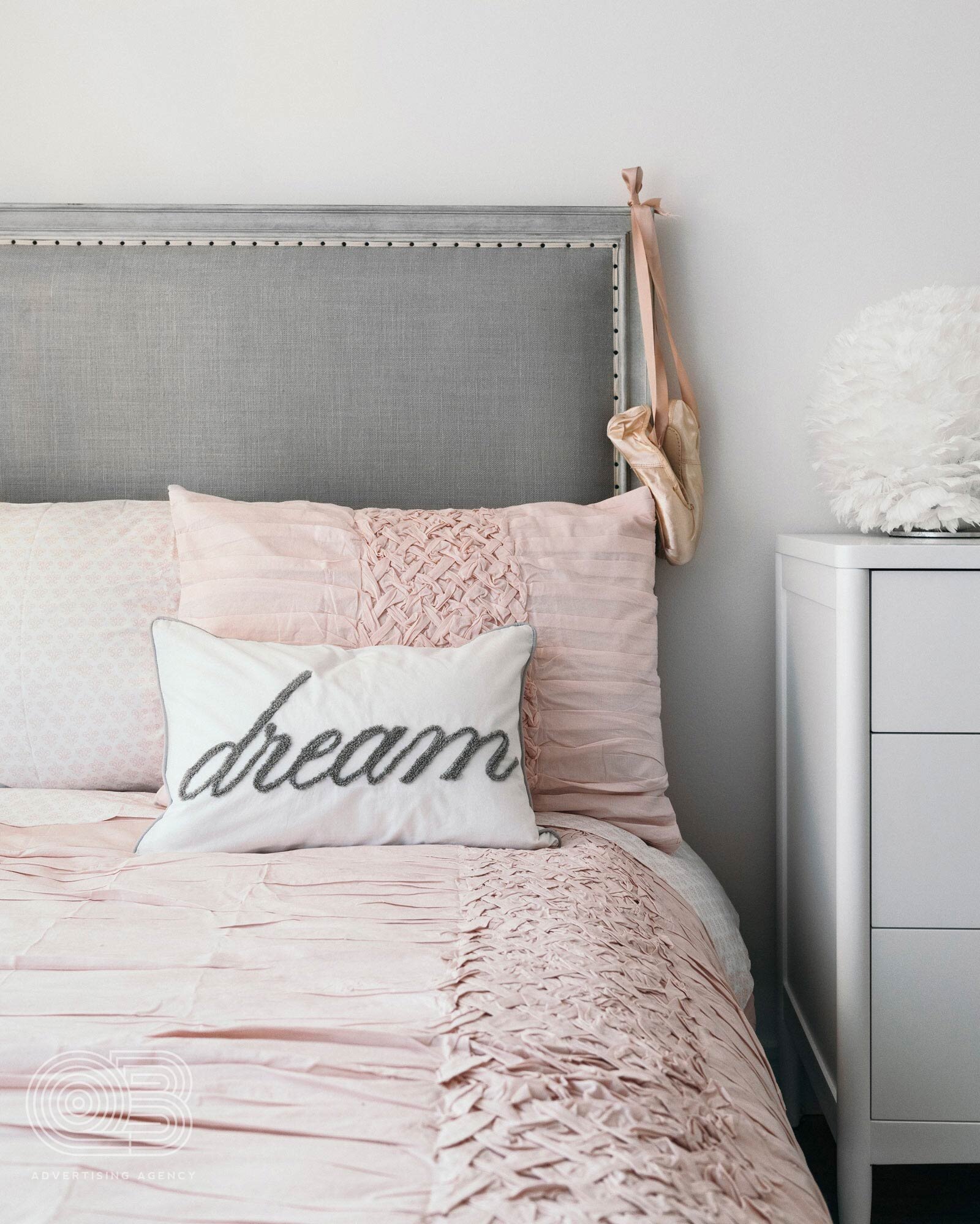 interior-vignette-bedroom-dream-pink.jpg