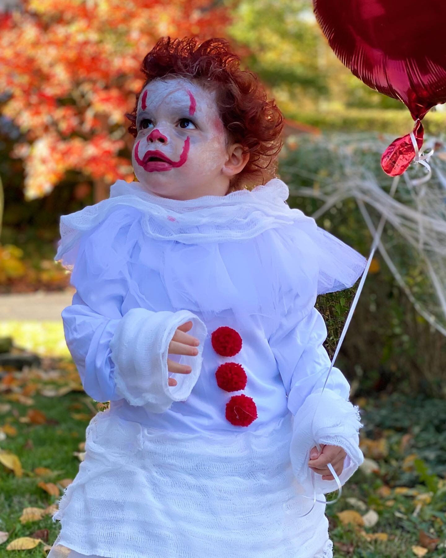 I live in Halloweentown. The fall here is something extra special. Even the overcast days. I dig it. 
⁣
❤️🤡🎃💀😱👻🧛🏻&zwj;♂️🧟&zwj;♀️🍂❤️ ⁣
⁣
#halloween #shakerheights #pennywise #spiderman #halloweentown #family #familyfun #ohio #cleveland