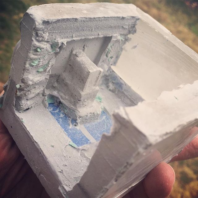 A late winter studio exploration resulted in this little beauty. My heart kinda misses that grey sky from pic3... #enneagram4 .
.
.
.
.
.
.
.
#smallsculpture #originalart #castsculpture #concretesculpture #boxart #artinboxes #smallspaces #smallart #b