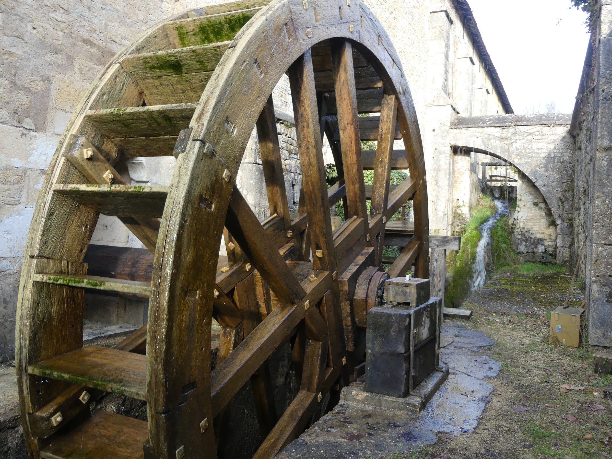 Reconstitution d'une roue du moulin