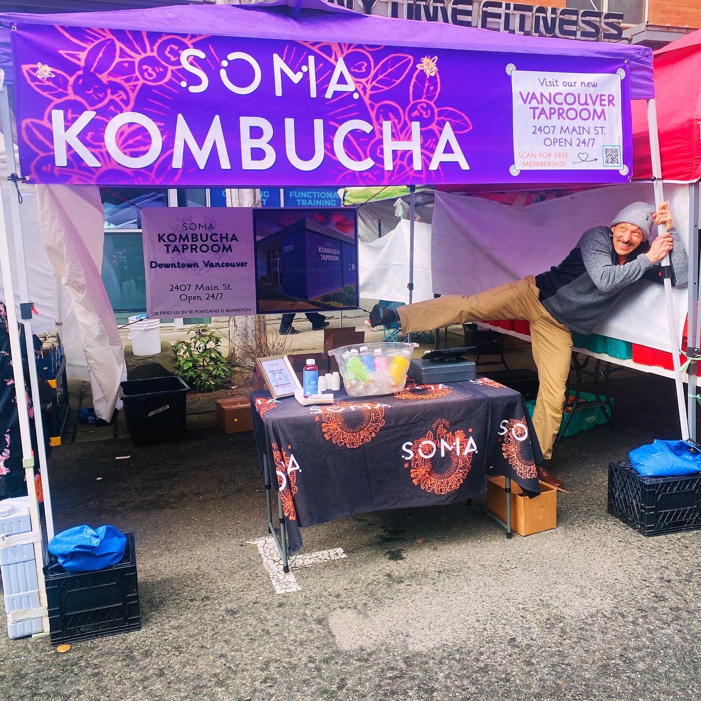 Holdin&rsquo; it down at the Vancouver Farmer&rsquo;s Market.  Stop by and see us!  The sun is coming out, we swear. @vancouverfarmersmarket #pnwcollective #rainorshine #farmersmarket