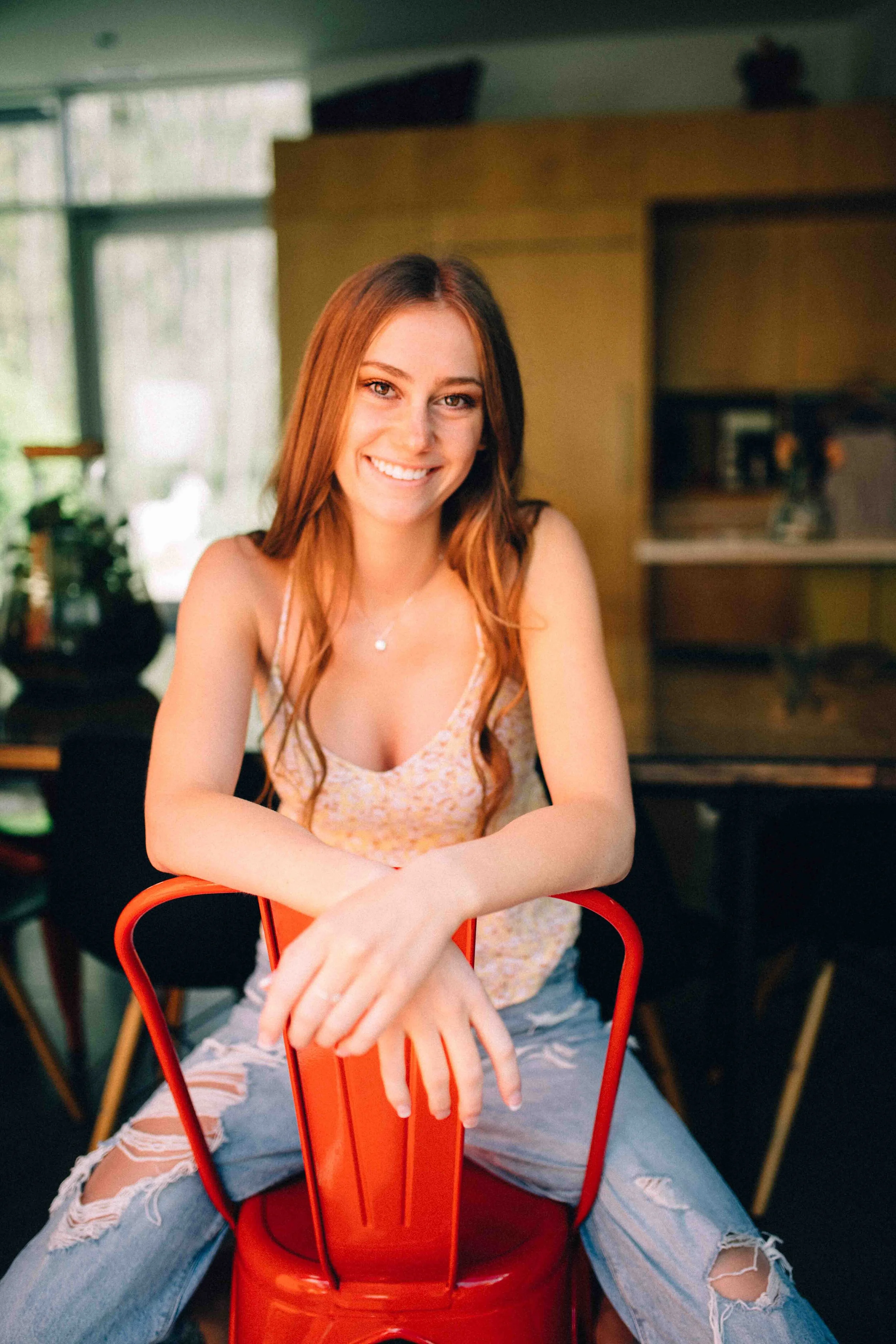 20210506_Nevaeh_0070-in home senior-bw.JPG