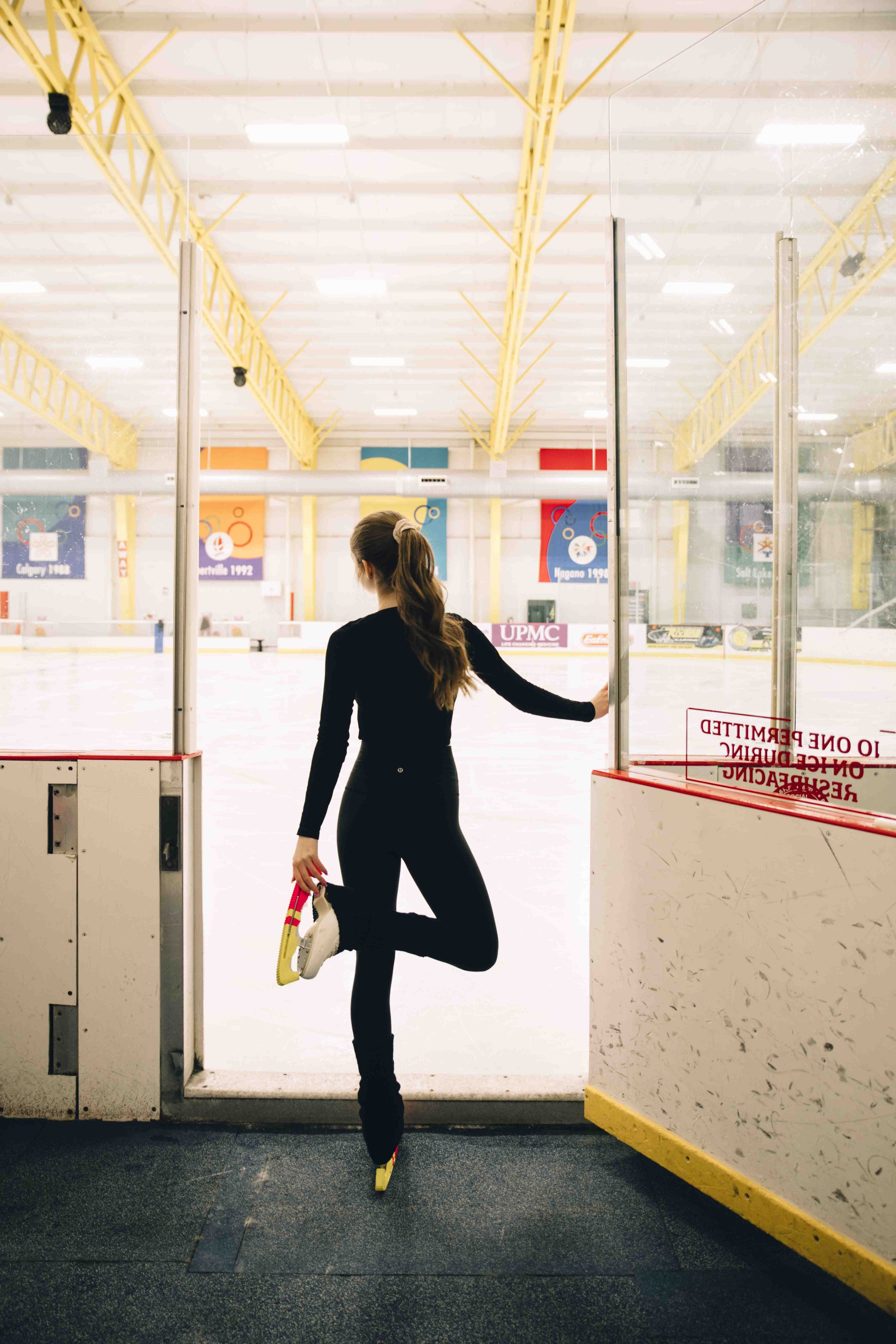 snowflake_photography_pittsburgh_photographer_senior_portrait_ice_rink_37.jpg