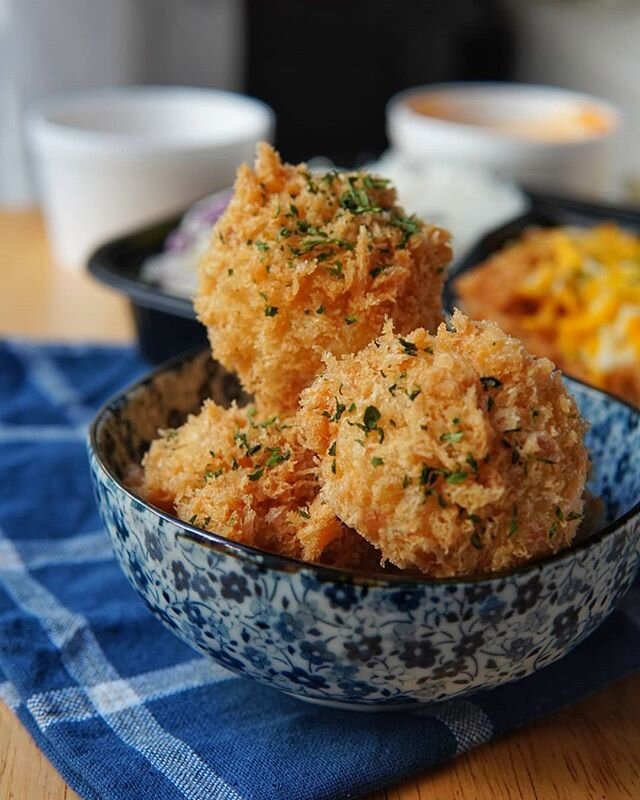 How perfectly fried is this! Reminds me of all the golden brown fried food I saw in Japan, and was happy to have a taste of it again here.
_
&quot;Cheese Crabmeat Croquette&quot; @katsuya_canada. A must - get appetizer to go along with their other pe