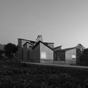 2011.03 关于高黎贡手工造纸博物馆-华黎.jpg