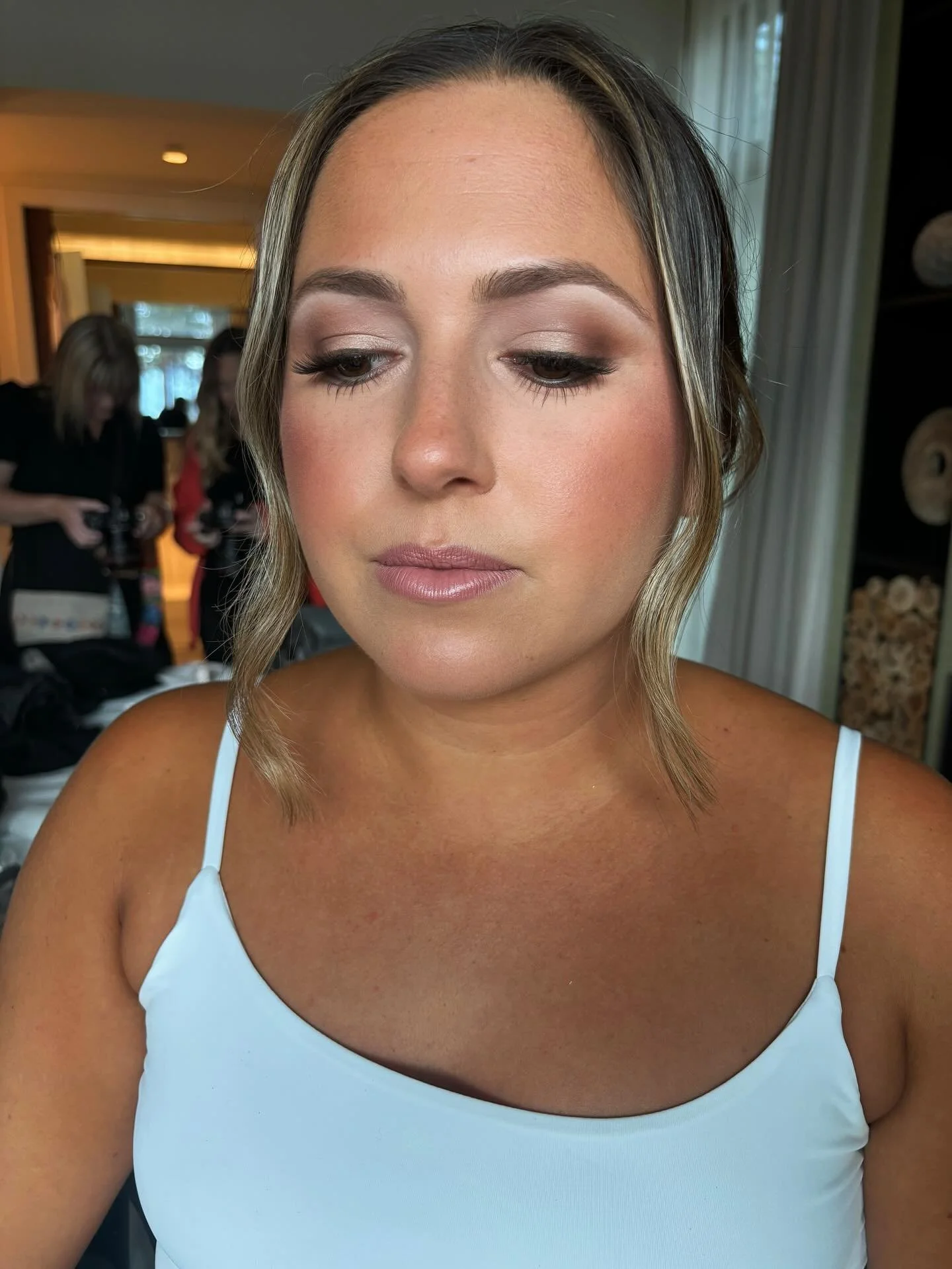 Glowy glam for this lovely bridesmaid 🩷