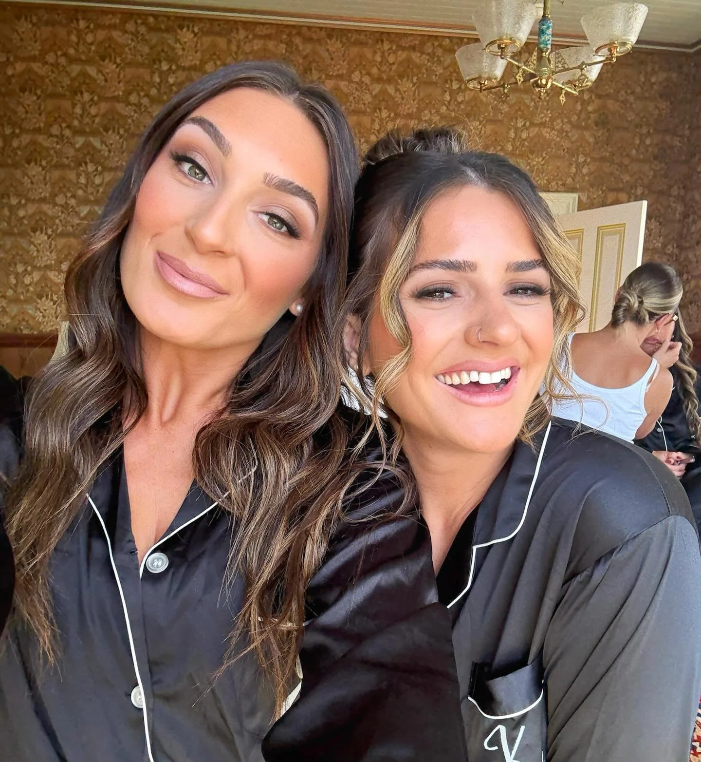 We love some bridesmaid glam selfies🙋🏼&zwj;♀️