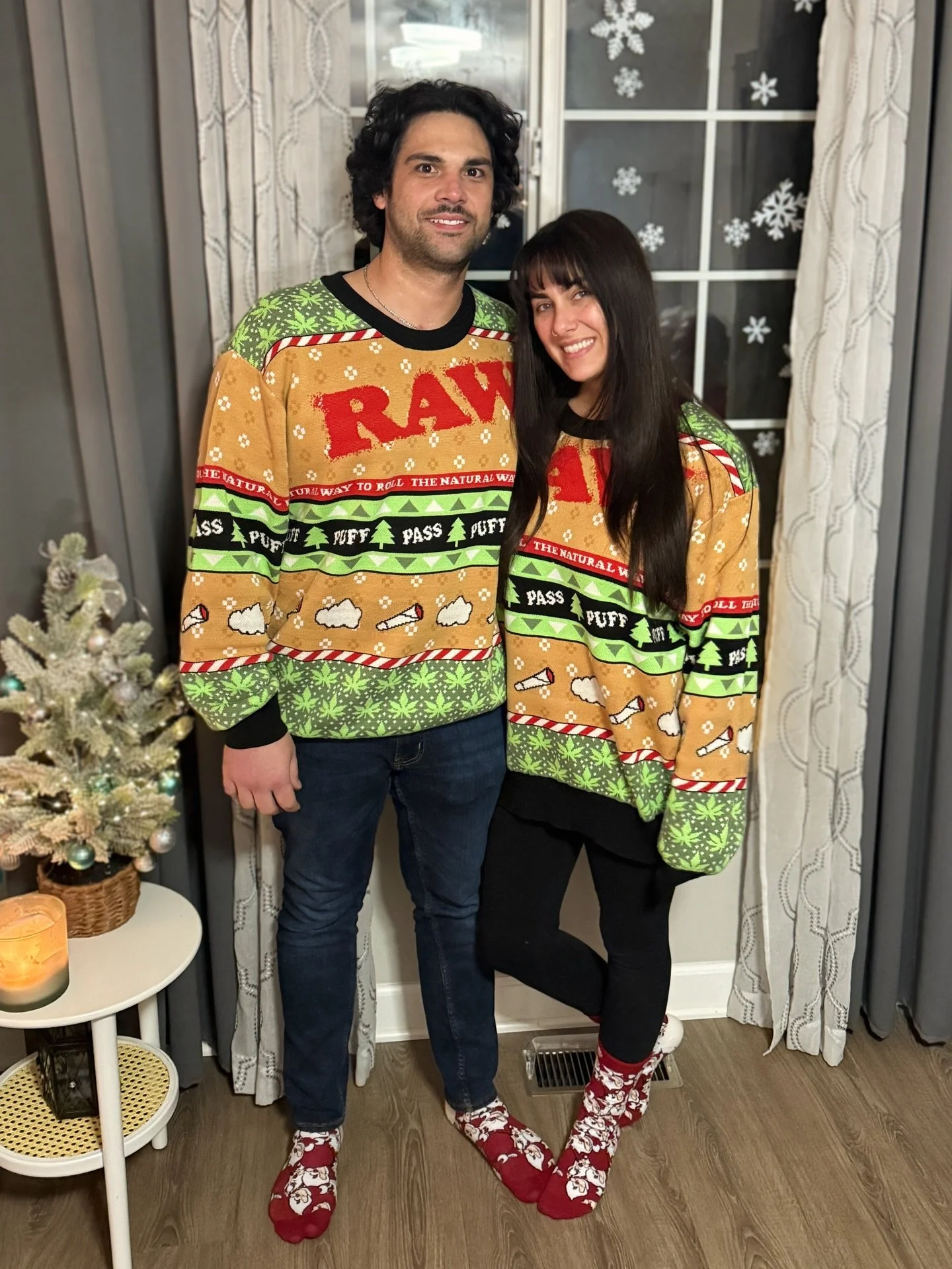 Christmas week festivities and journal spread 🎄📚

The sweaters were free lol