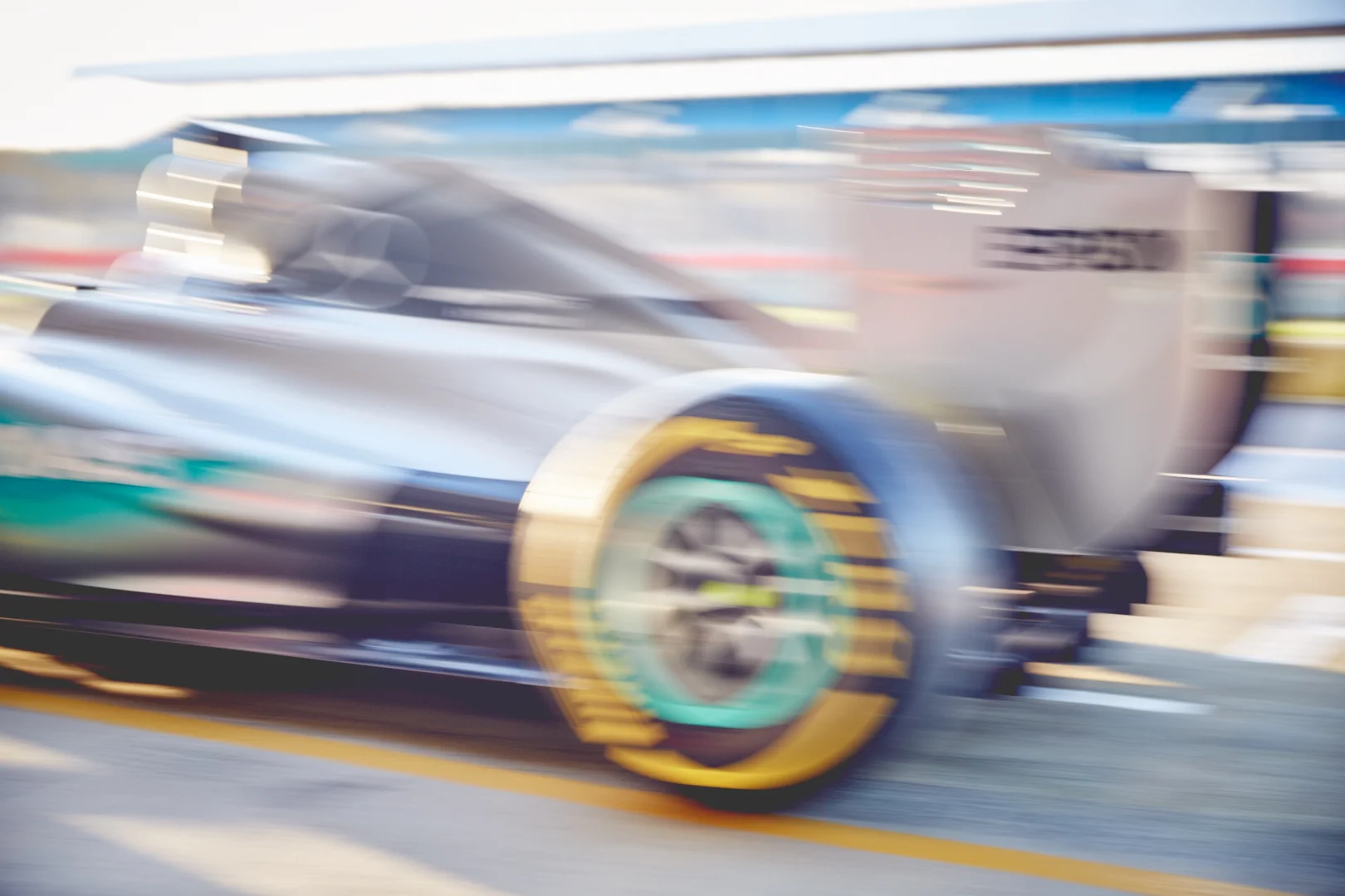 C6_PETRONAS_MERC_F1_BTS__L6A9254.jpg