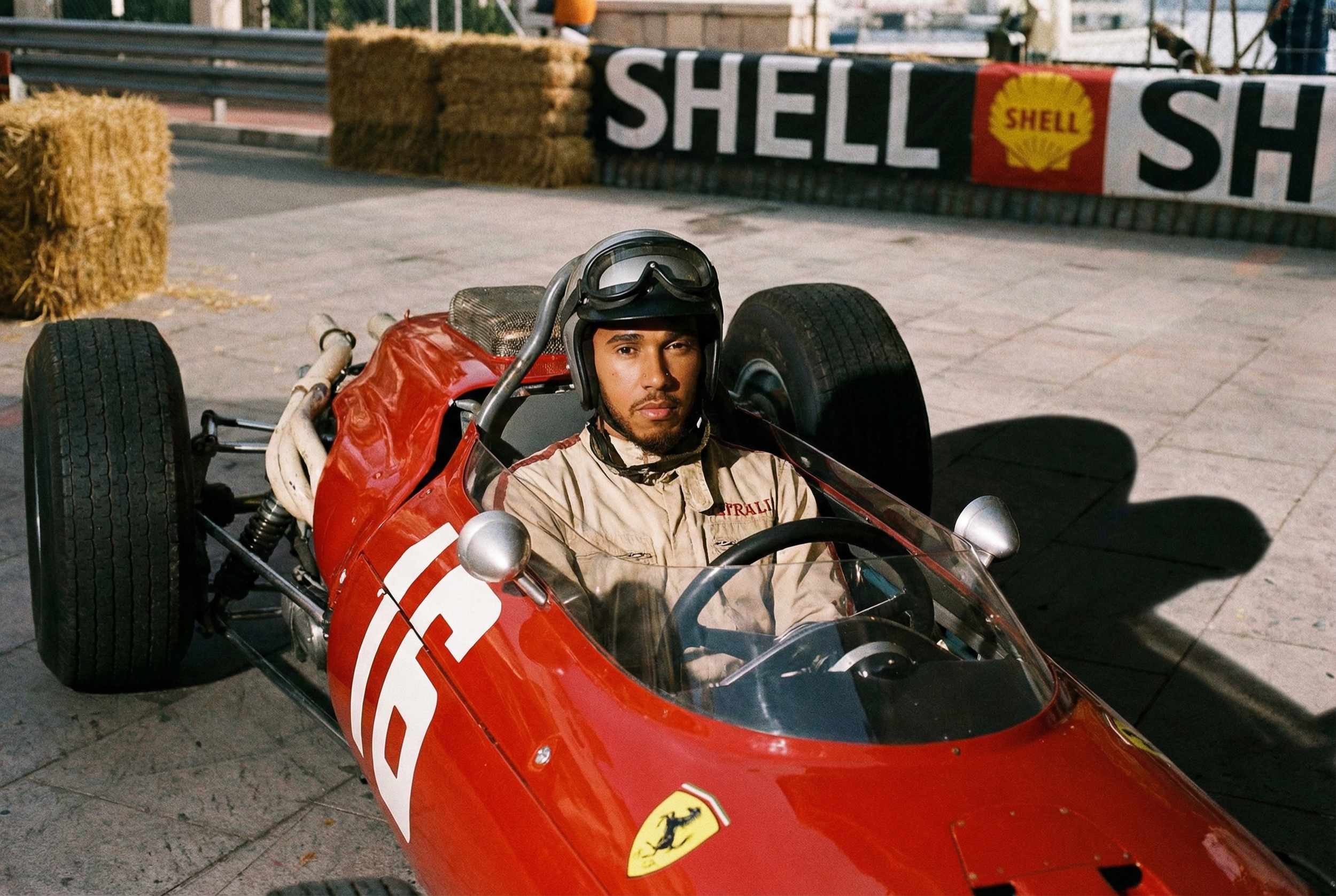 Lewis_Hamilton_F1 _image-edit-382732833cb24eb18bd9eada7651c17b-1.png
