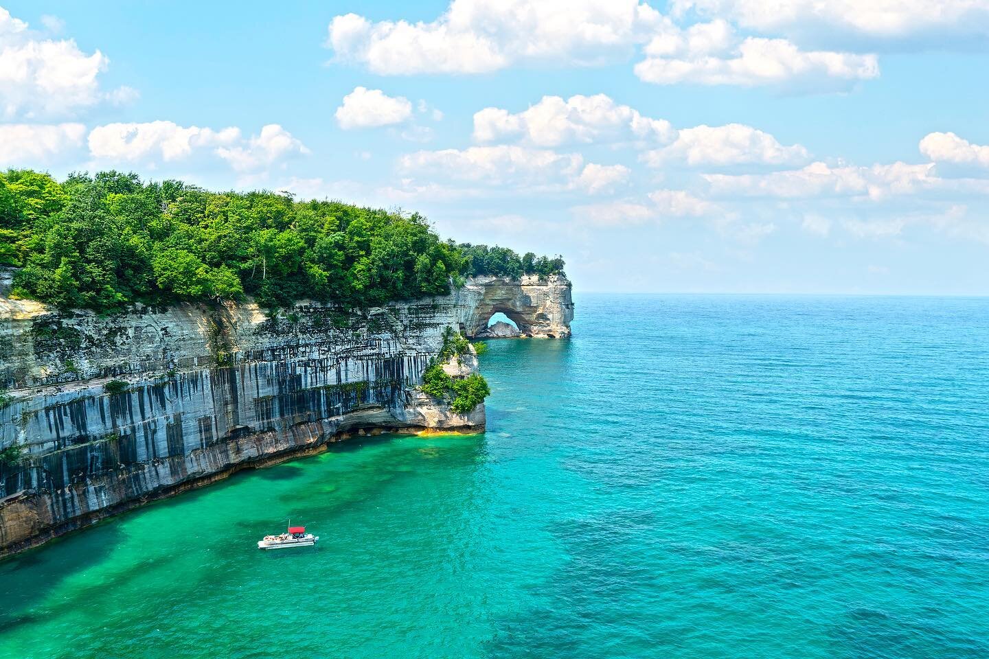 Turquoise water 💙 Follow for more adventure content 🏕
▫️
▫️
▫️
▫️
#michigan #northernmichigan #nature #mi #picturedrocks #summer #lakeside #sunset #outdoors #upperpeninsula #up #naturephotography #travel #wild #lakeliving #photography #water #backp