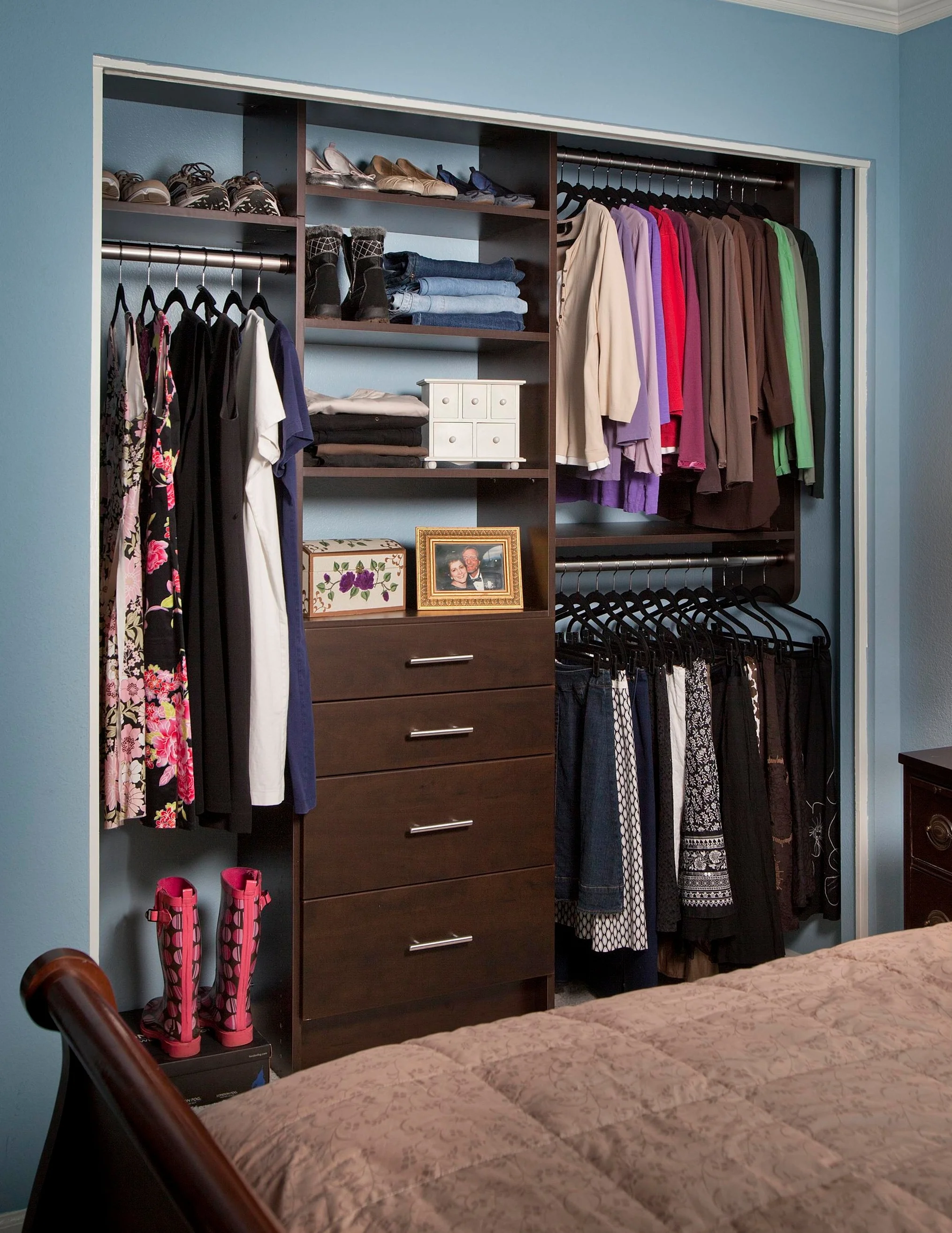 Modern+Reach-In+Guest+Closet.jpg