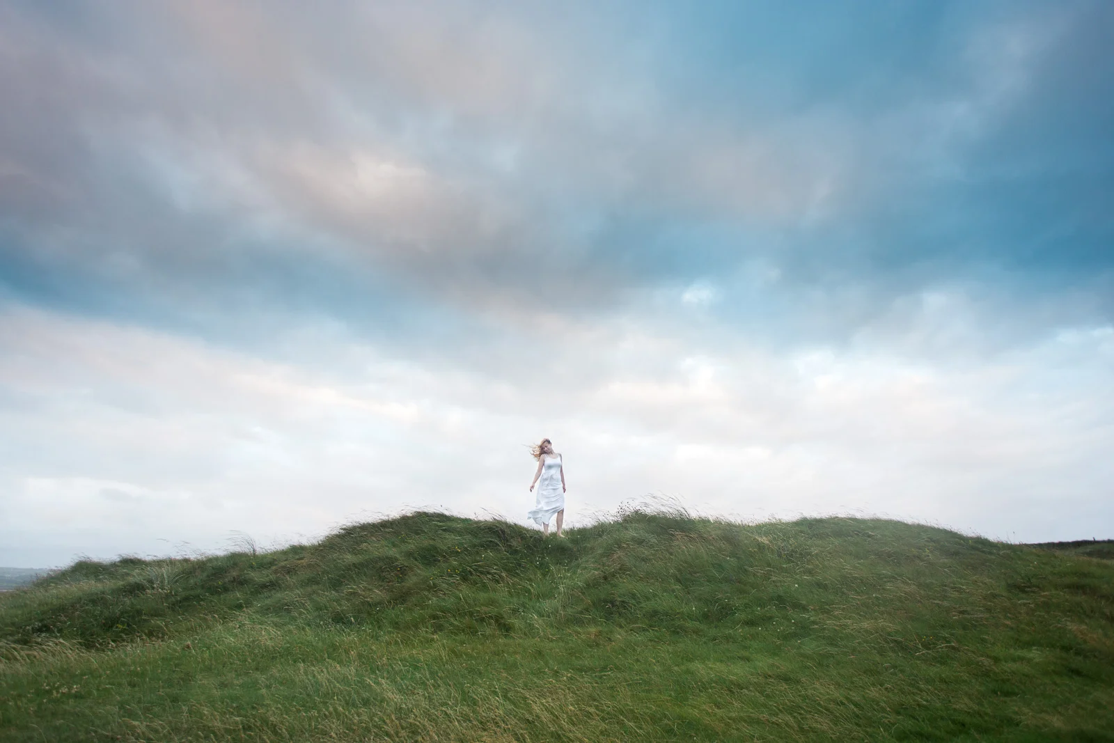 Lahinch, Ireland Beach Shoot by Westlake Wedding Photographer Matt Erickson Photography