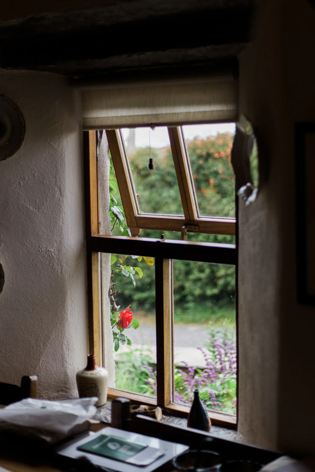 Berries in an Irish Cottage by Cleveland Wedding Photographer Matt Erickson Photography