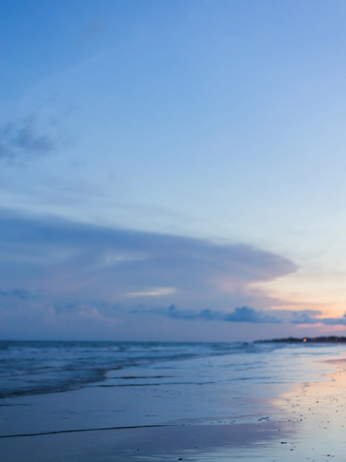 Beach Photo by Cleveland Wedding Photographer Matt Erickson Photography