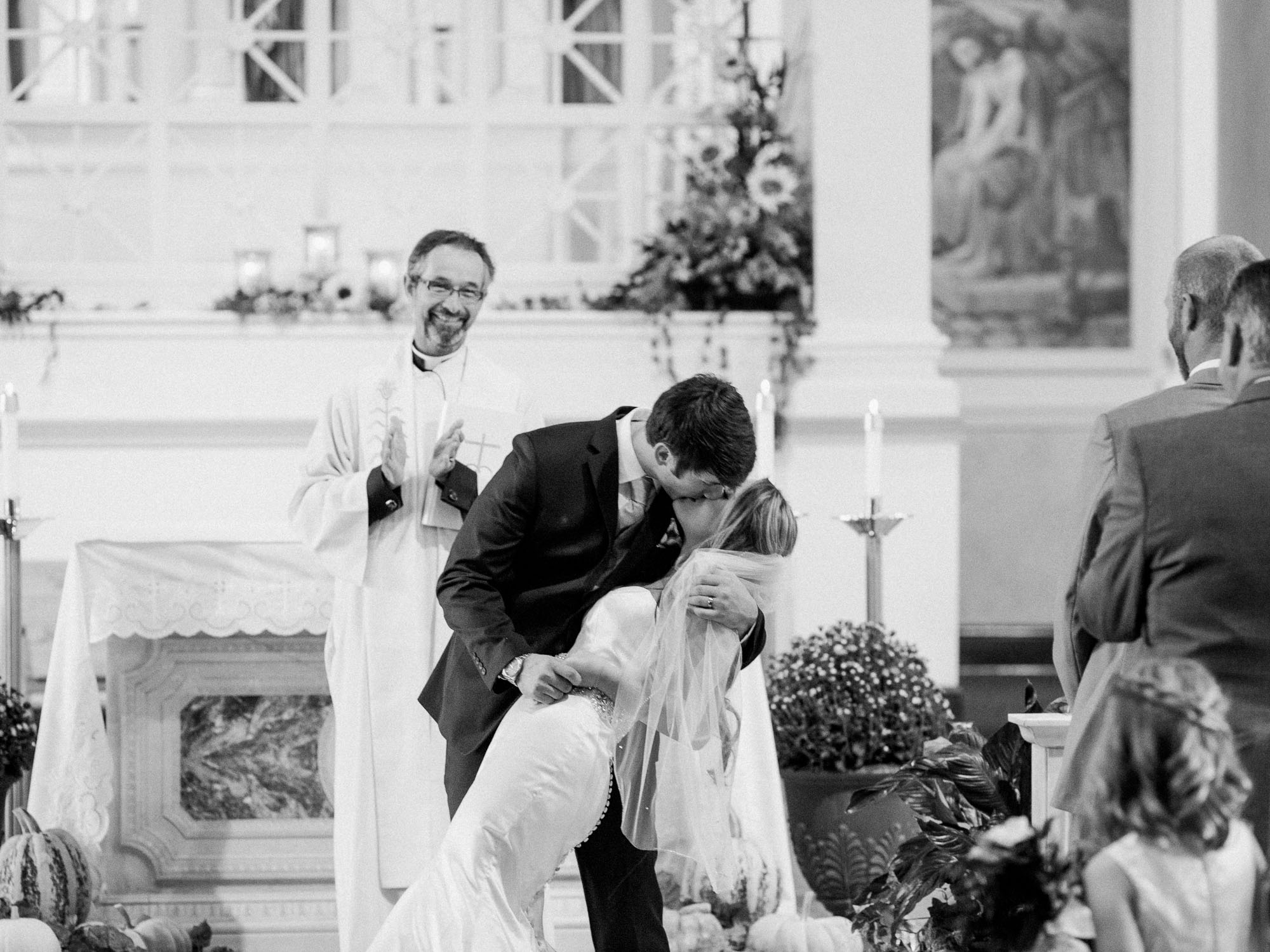 Romantic and Fun Wooster Inn Wedding by Cleveland Wedding Photographer Matt Erickson Photography