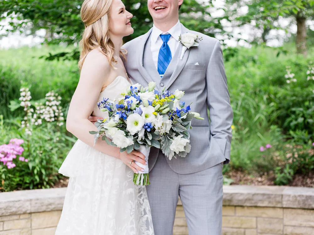 matt-erickson-photography-chicago-garden--independence-grove-wedding-photos-10.jpg