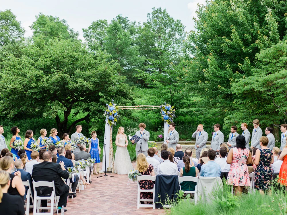 matt-erickson-photography-chicago-garden--independence-grove-wedding-photos-20.jpg